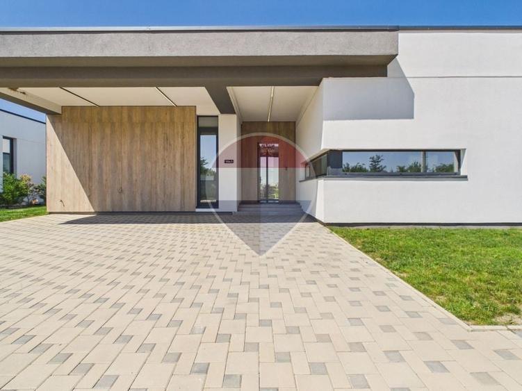 Casă individuală cu 4 camere cu Piscina în Niculești