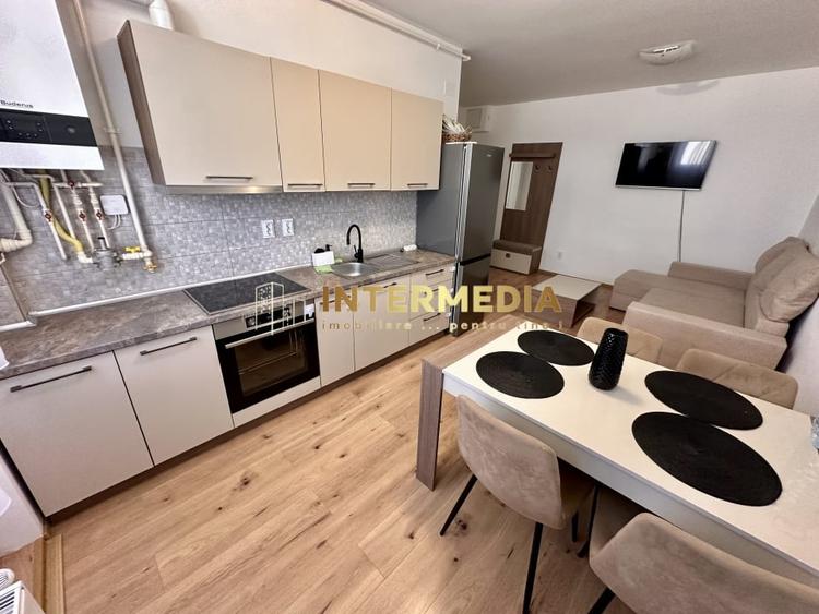 Apartament cu 2 camere decomandat, mobilat în Central