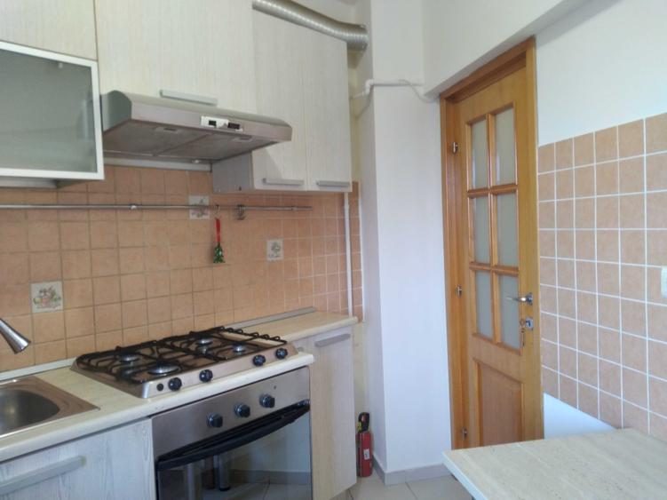 Garsonieră decomandată în Calea Călărașilor
