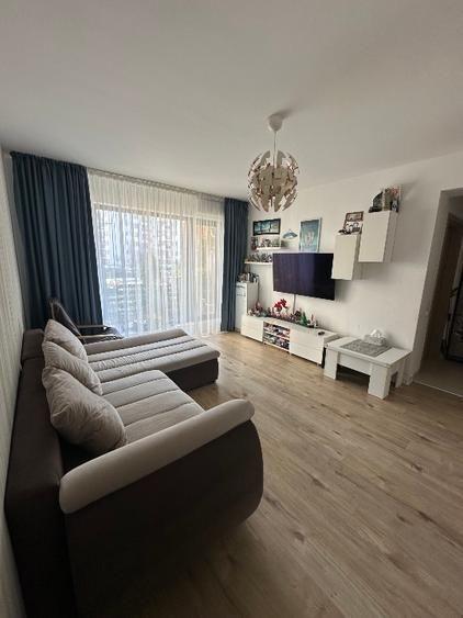 Apartament cu 2 camere semidecomandat, mobilat în Băneasa