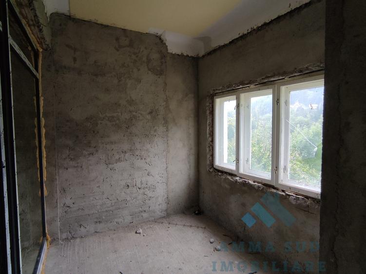 Sinaia / Peles - Vila D + P + M - 10 Camere - 260 mp utili - 700 mp teren - 14