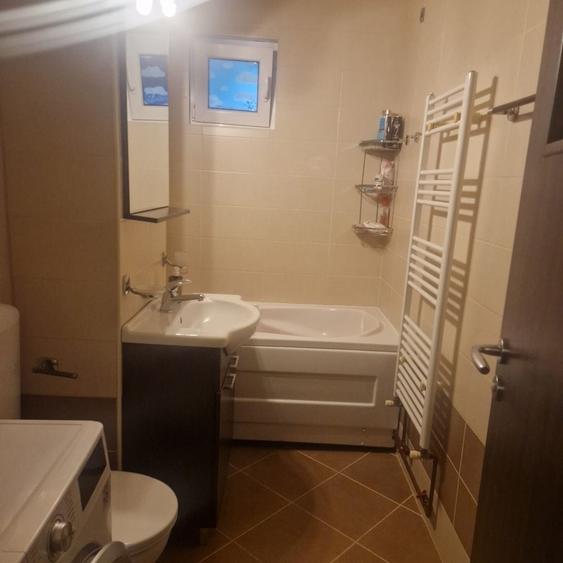 Apartament cu 3 camere decomandat în Micro 5