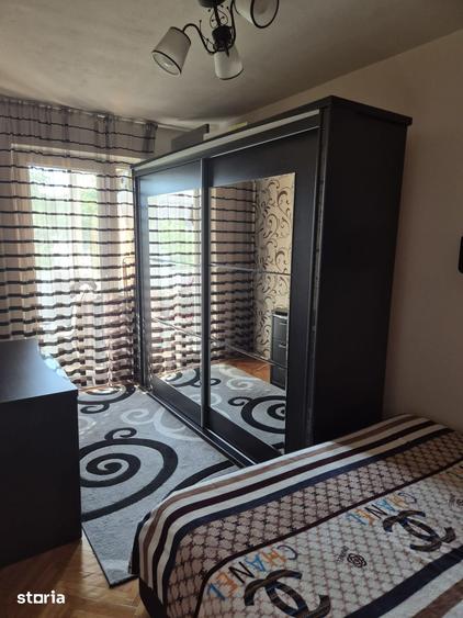 Apartament cu 3 camere, mobilat în Mircea cel Bătrân