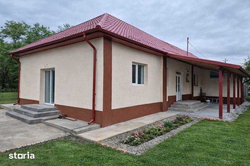 Casă cu 4 camere cu Teren 1000 Mp în Căianu