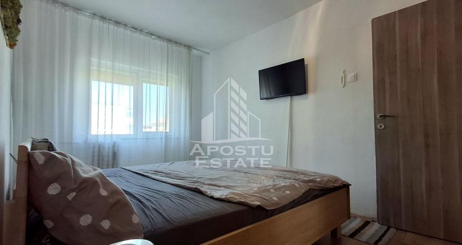 Apartament cu 2 camere semidecomandat, mobilat în Micălaca