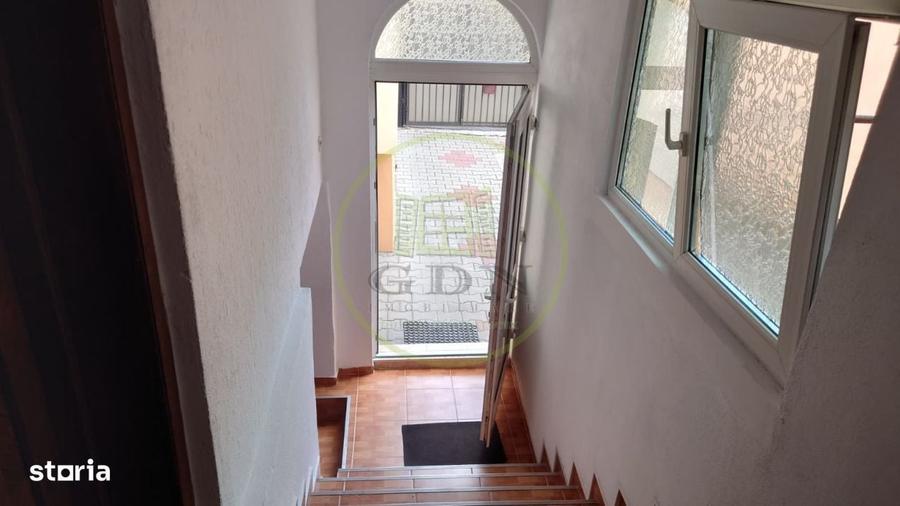 Casă cu 4 camere decomandat cu Teren 237 Mp în Central