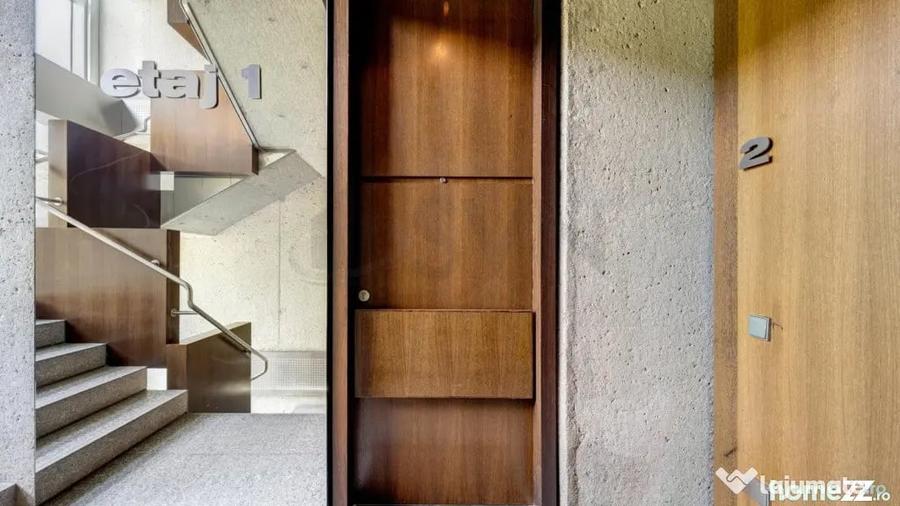 Apartament cu 4 camere decomandat în Primăverii
