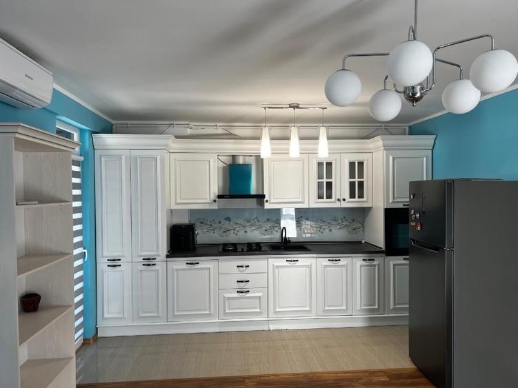 Apartament cu 3 camere decomandat, mobilat în Aradului