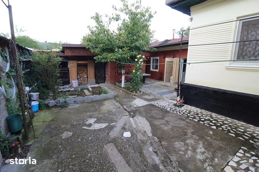 Casă cu 5 camere cu Teren 264 Mp în Teliucu Inferior