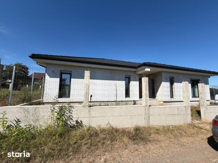 Casă cu 5 camere cu Teren 497 Mp în Central