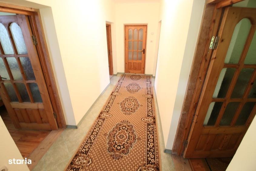 Casă cu 3 camere în Vânători