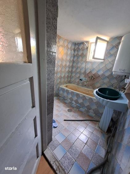 Casă cu 4 camere în Davidești