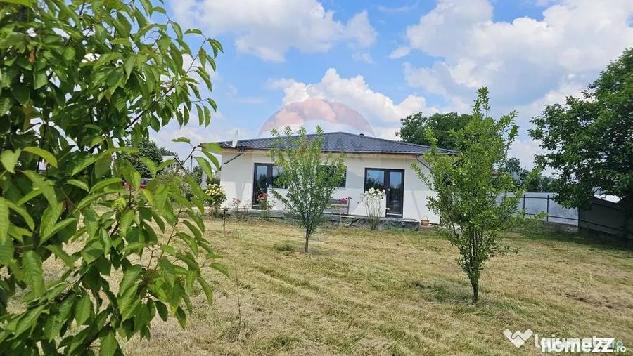 Casă cu 5 camere cu Teren 4242 Mp în Lunca (Vânători-Neamț)