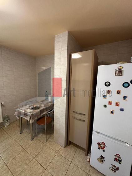 Apartament cu 3 camere decomandat în Drumul Taberei
