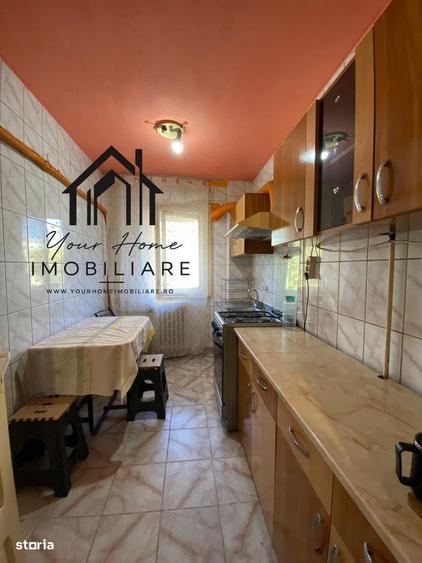 Apartament cu 3 camere semidecomandat în Central