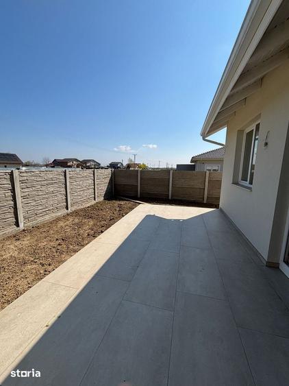 Apartament cu 3 camere în Bucovăț