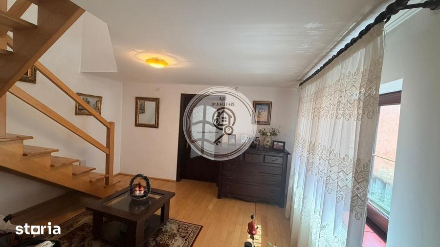 Casă cu 5 camere cu Teren 562 Mp în Hălchiu