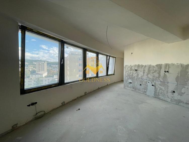 Garsonieră decomandată în Central