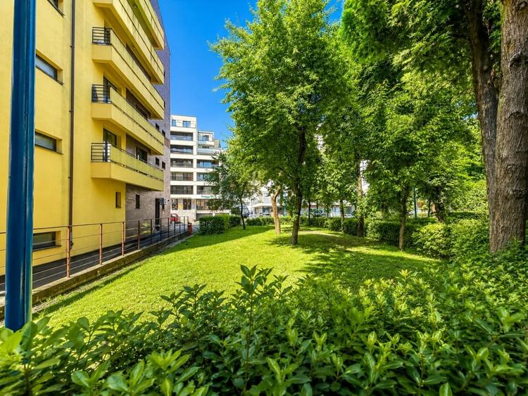 Apartament cu 3 camere decomandat, mobilat în Ultracentral