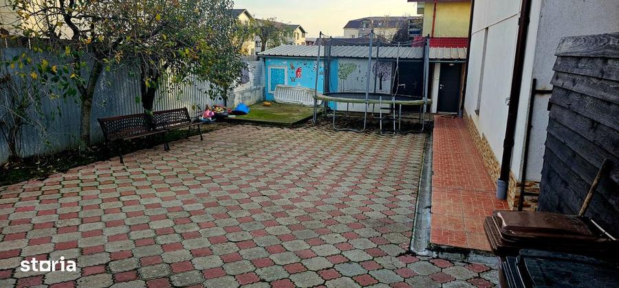 Casă cu 4 camere cu Canalizare în Valea Lupului