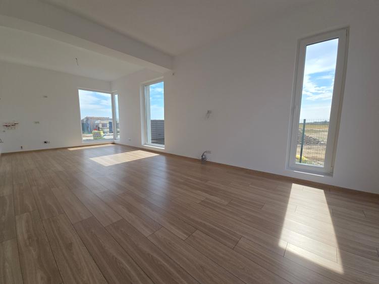 Casă individuală cu 3 camere cu Teren 375 Mp în Berceni
