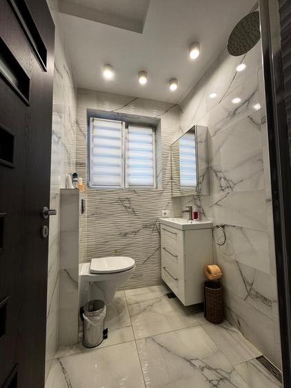 Apartament cu 2 camere decomandat în Podul de Fier