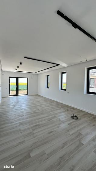 Casă cu 4 camere cu Teren 510 Mp în Balotești