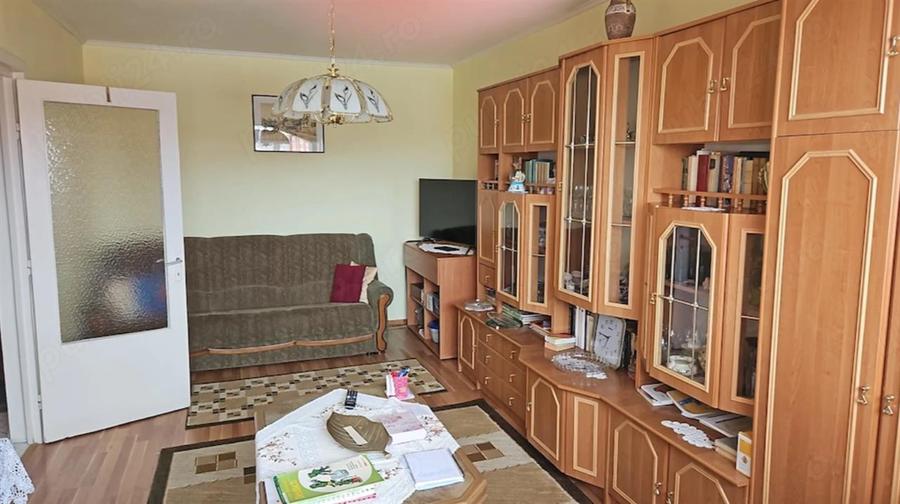 Apartament cu 2 camere decomandat în Astra