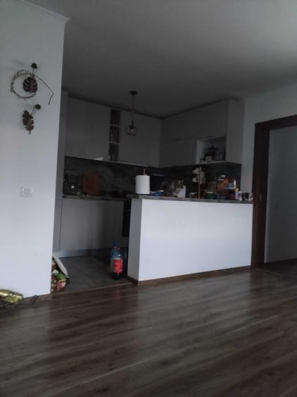 Casă cu 4 camere în Corbu