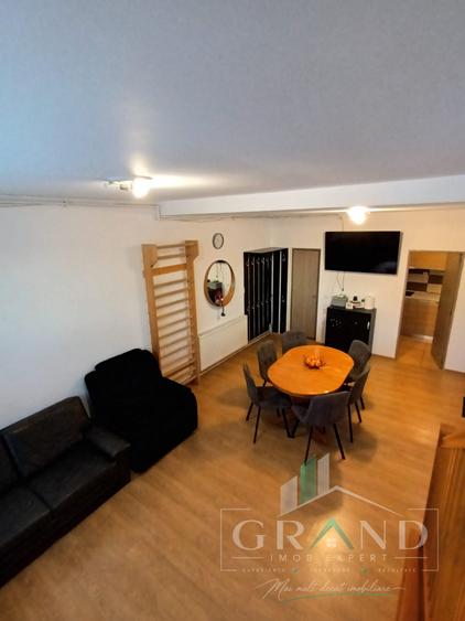 Apartament cu 3 camere semidecomandat, mobilat în Semicentral