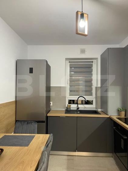 Apartament cu 2 camere decomandat, mobilat în Tractorul