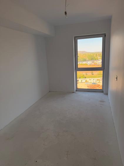 Apartament cu 3 camere decomandat în Nufărul