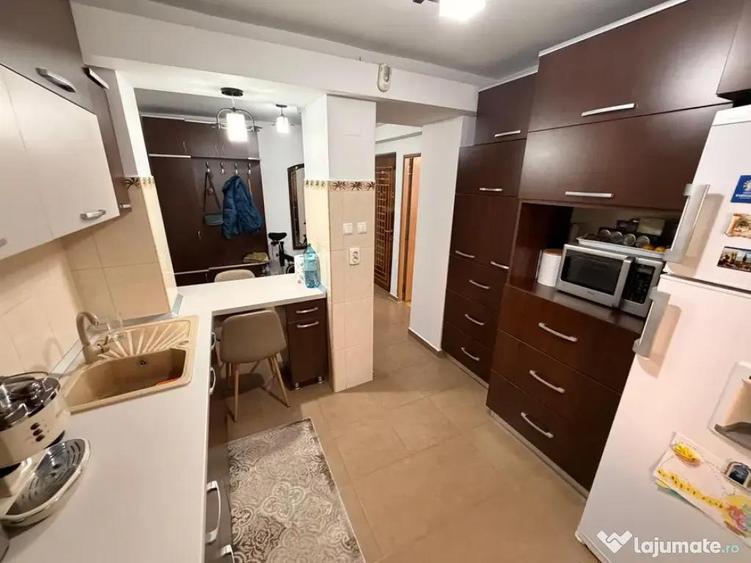 Apartament cu 3 camere decomandat în Obcini