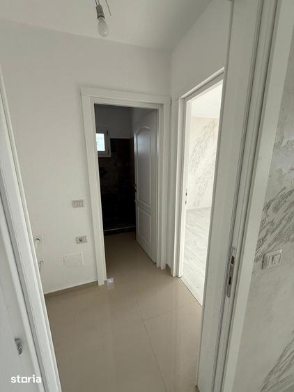 Apartament cu 3 camere semidecomandat în Tache