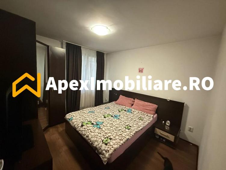 Apartament cu 3 camere decomandat în Titan
