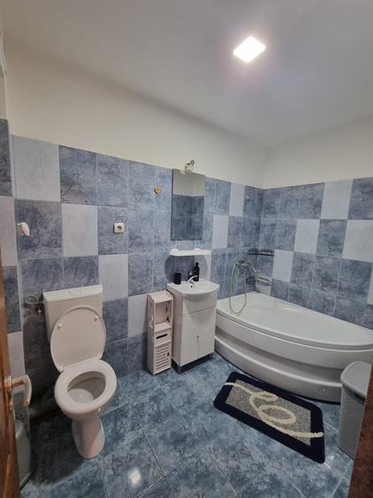 Apartament cu 2 camere decomandat în Florești