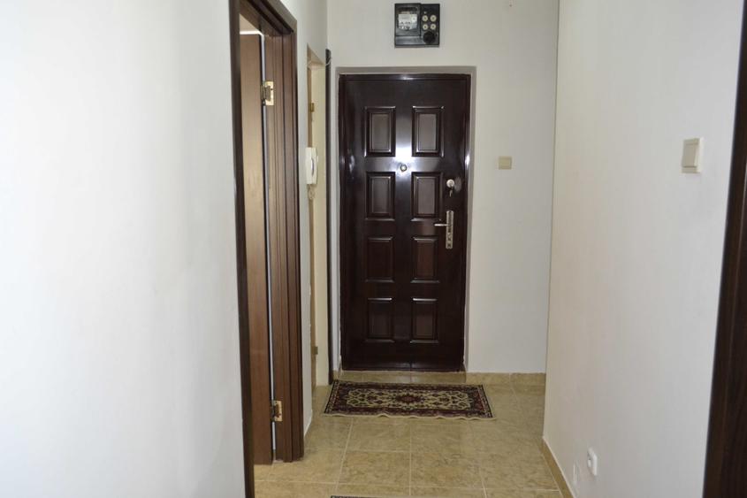 Apartament cu 2 camere decomandat în Berceni