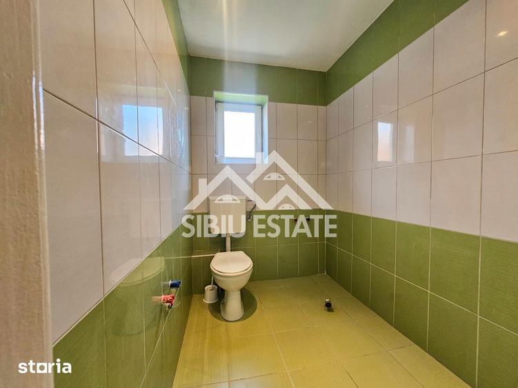 Casă cu 5 camere cu Teren 198 Mp în Central
