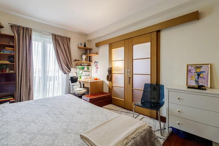 Apartament cu 3 camere semidecomandat în Ștefăneștii de Jos
