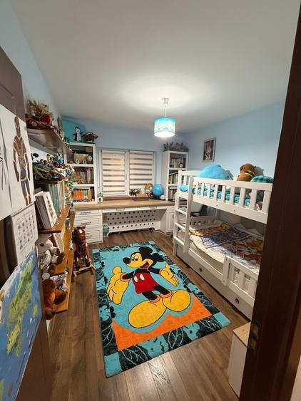 Apartament cu 3 camere decomandat în Nicolina