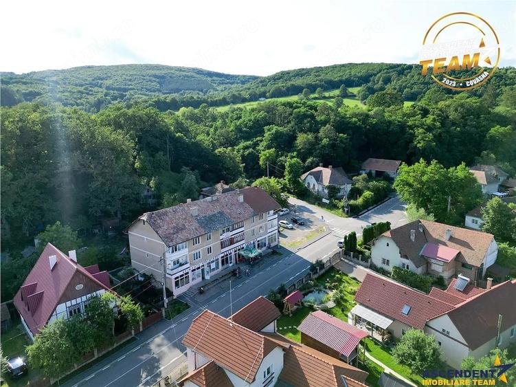 Apartament cu 3 camere decomandat în Malnaș