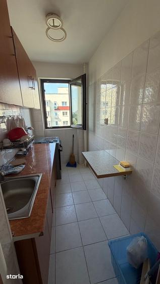 Apartament cu 2 camere decomandat, mobilat în Berceni