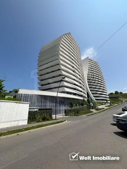 Apartament modern, 3 camere, 2 bai, balcon generos, panorama - 13
