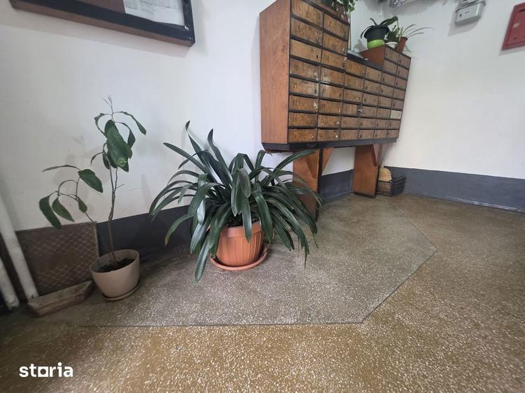 Vand apartament 3 camere zona Centru Civic -Grivitei - 1