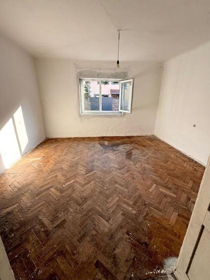 Casă cu 3 camere în Central