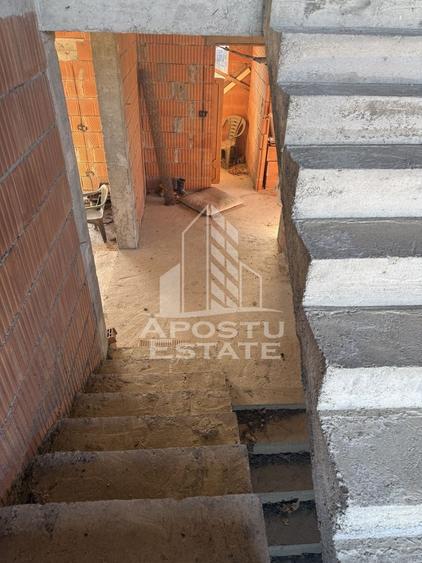 Casă individuală cu 4 camere cu Canalizare în Sânandrei