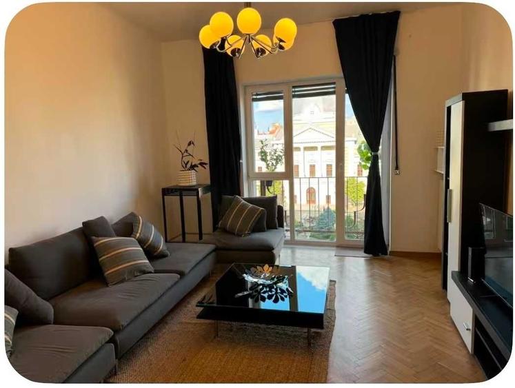 Apartament cu 3 camere semidecomandat în Universitate
