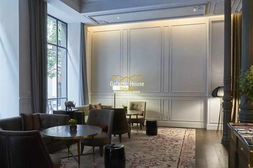 Casă cu 10 camere cu Teren 250 Mp în Romană