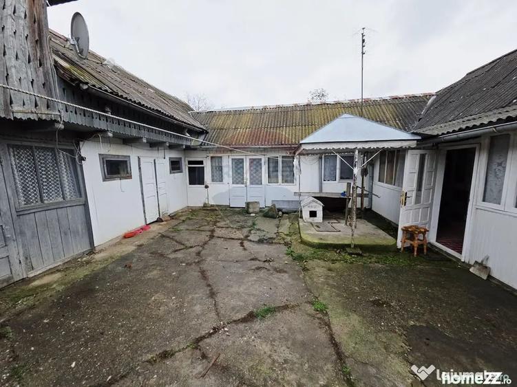 Casă cu 4 camere cu Teren 1677 Mp în Slobozia (Roznov)