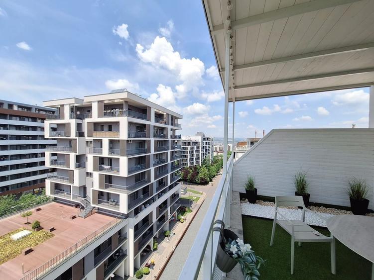 Apartament cu 5 camere decomandat, mobilat în Bună Ziua